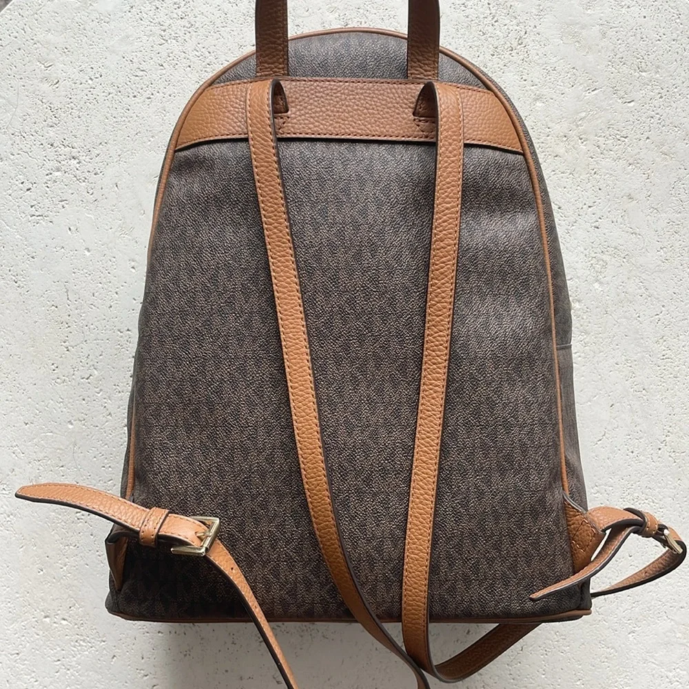 Michael Kors Large Abbey Backpack - Picture 3 of 11